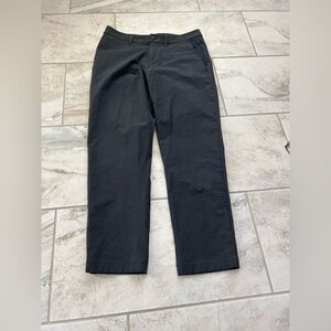 Lululemon ABC Classic Fit Trouser Stretch Cotton VersaTwill
Black
Size 33